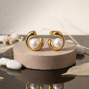 18K Gold Plated Stainless Steel Swirl Pearl Earrings Hypoallergenic Modern Studs